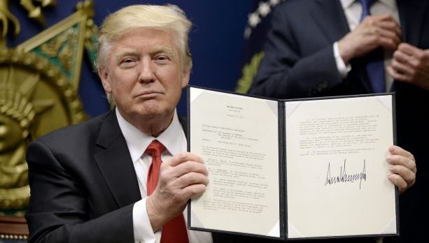 Ura, filtrată de interese? Interdicția lui Trump exclude țări în care are afaceri