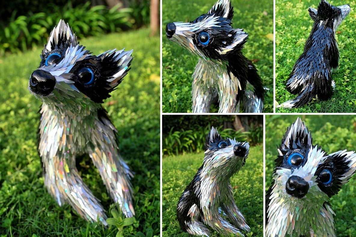 A creat artă din CD-uri vechi. Cum arată animăluţele "modelate" din discurile aruncate