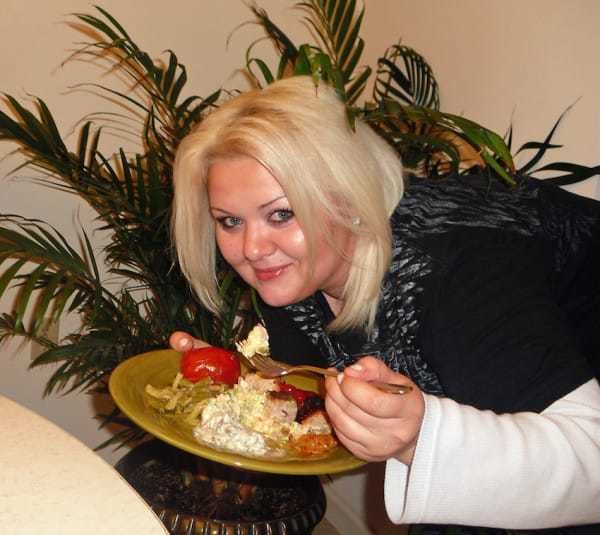 Iubitul o abuza şi o jignea: "Eşti o grasă urâtă", îi zicea.L-a părăsit şi a slăbit.Arată INCREDIBIL