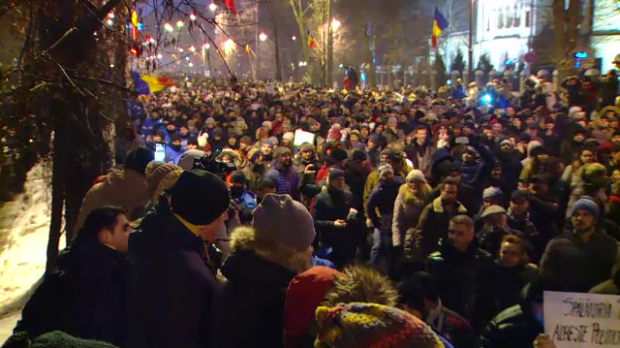 Avertisment fără precedent după proteste: "Dacă situația cere, se poate folosi armament adevărat"