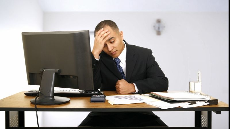 Alarmant. Ce se întâmplă dacă stăm câte opt ore pe zi la serviciu