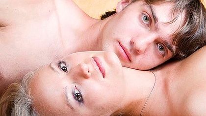 ALARMANT! Tinerii, dar şi adulţii, renunţă să mai facă SEX. Ce aleg în schimb e mai PERICULOS