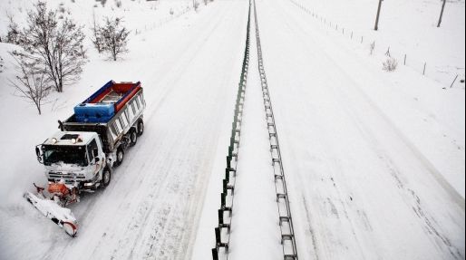Autocar cu cetățeni bulgari, oprit de autorităţi la ieșirea din Bucureşti, pe autostrada A2 