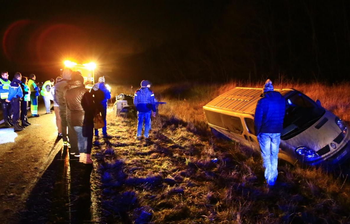 Un microbuz din România cu 9 pasageri, accident pe o autostradă din Franța. Starea răniților