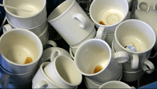 Nu spăla niciodată cana de la birou. Motivul? Nu te-ai gândit la asta 