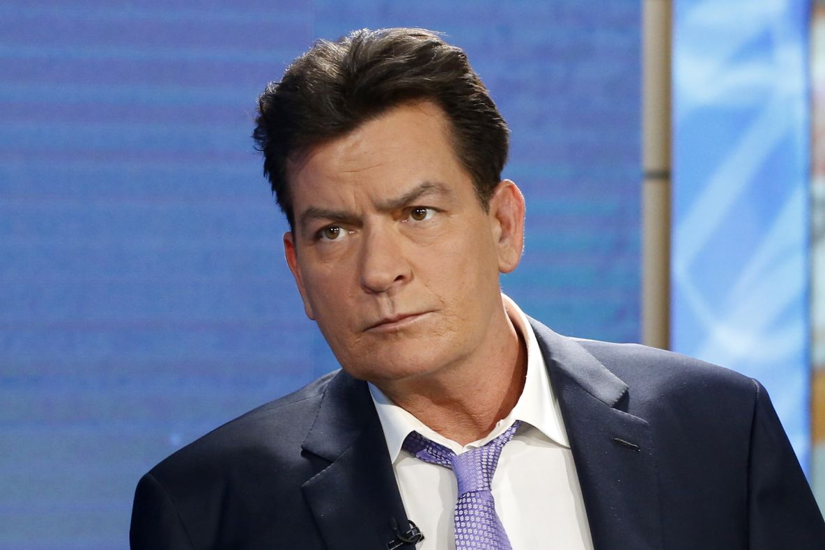 Charlie Sheen şochează din nou. Actorul a mărturisit că a vrut să se sinucidă 