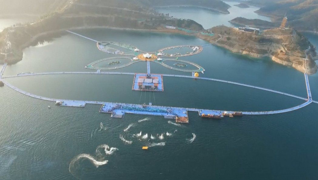 Cel mai lung pod plutitor din lume a fost inaugurat. Imagini spectaculoase 