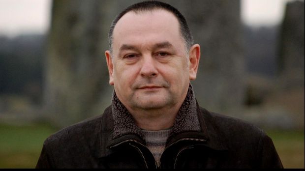 Românul care a devenit milionar după doar o carte publicată în Marea Britanie