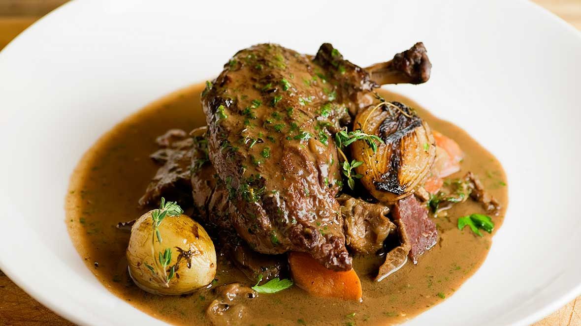 REŢETĂ Coq au vin: Încearcă cea mai populară reţetă a anului 2016!