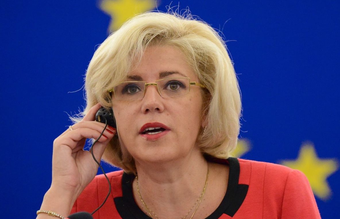 Prima reacţie a Corinei Creţu, după ce pe contul său de Twitter au apărut filme pentru adulţi