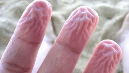 Abia acum s-a aflat. Motivul surprinzător pentru care ni se "încrețesc" degetele în apă