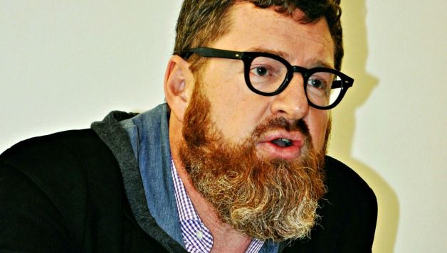 Scandal imens în presă! Un fost director de ziar, acuzat de hărţuire sexuală 