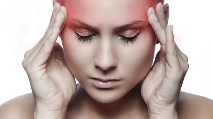 Întrebarea care stă pe buzele tututor! Din ce cauză apar migrenele?