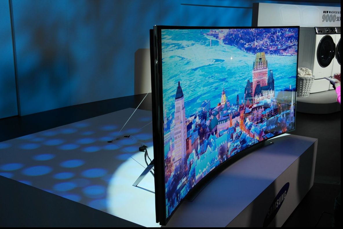 eMAG Revolutia Preturilor – Oferte pentru televizoare cu diagonala peste 125cm. Preturi de la 1.300