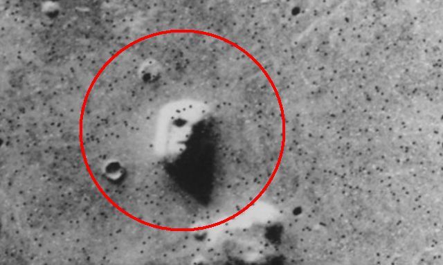 TOP 5 imagini controversate surprinse pe Marte