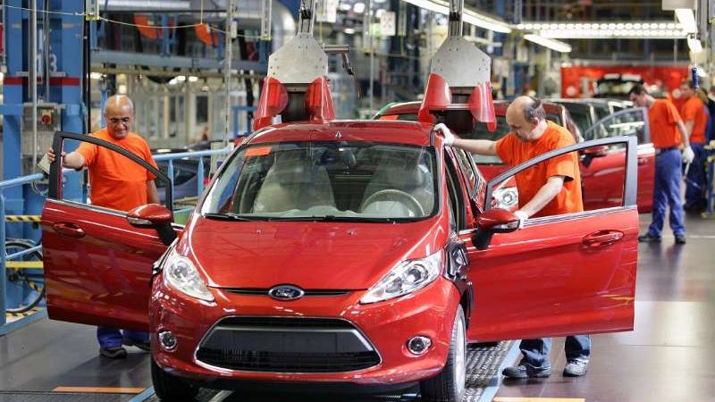 Americanii de la Ford apasă pedala de acceleraţie în România