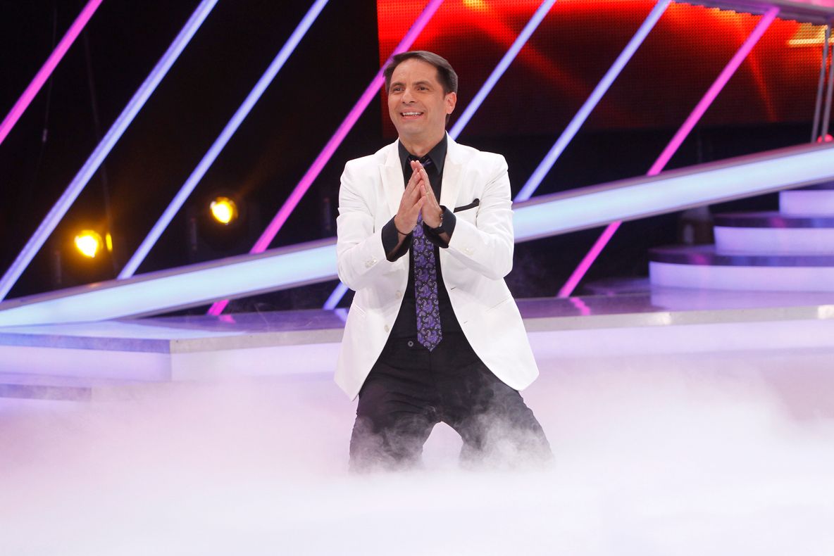 Milioane de români l-au văzut la TV, dar puţini îi cunosc "secretul". Cum arată soţia lui Dan Negru