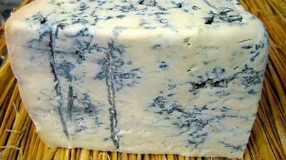 Cum este făcută, de fapt, gorgonzola. Vei mai mânca aşa ceva?