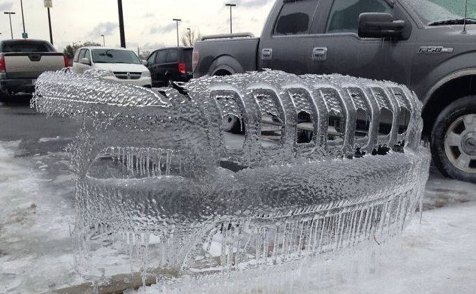 IARNA, prin ochii şoferilor. Când "arta" se face în stradă