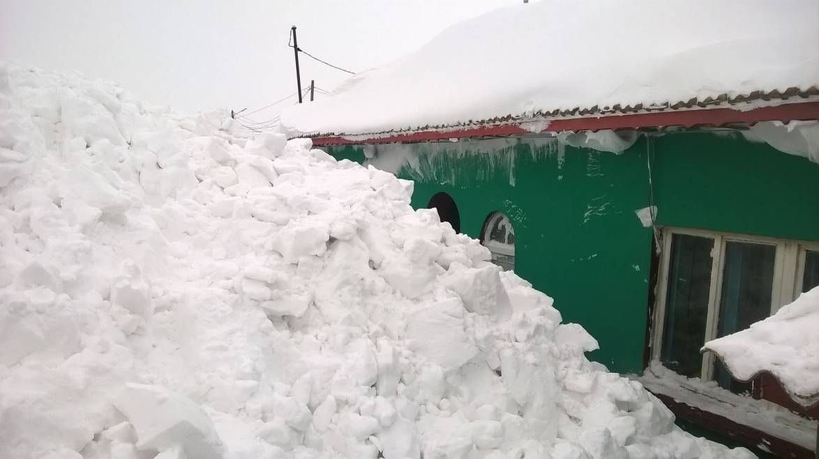 Urgia albă: case îngropate în zăpadă, la Constanţa