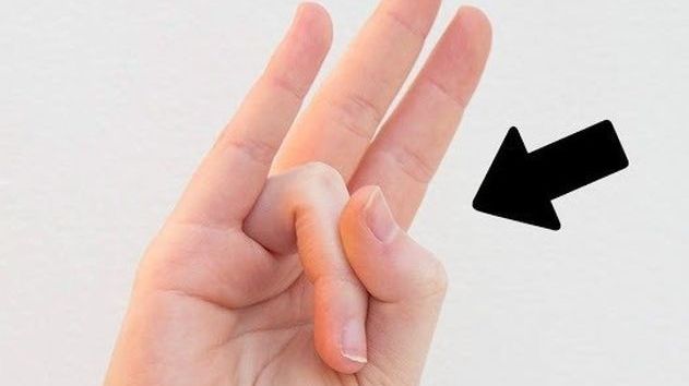 Strânge inelarul în palmă pentru câteva secunde. Vei observa ceva extraordinar 