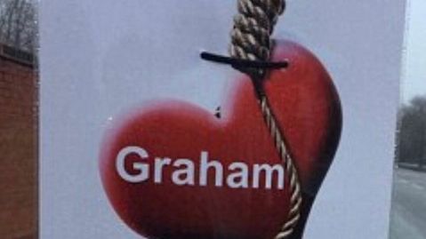 Cum s-a răzbunat o femeie pe iubitul infidel. Tot oraşul a aflat şi râde de el - FOTO