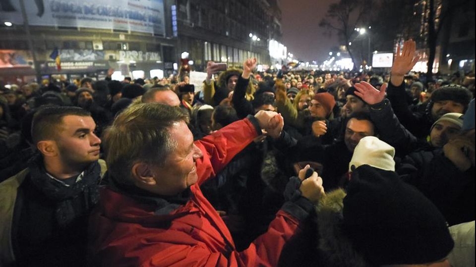 Dan Vasile Mihale: Iohannis pleacă la război, opoziția doarme în tranșee