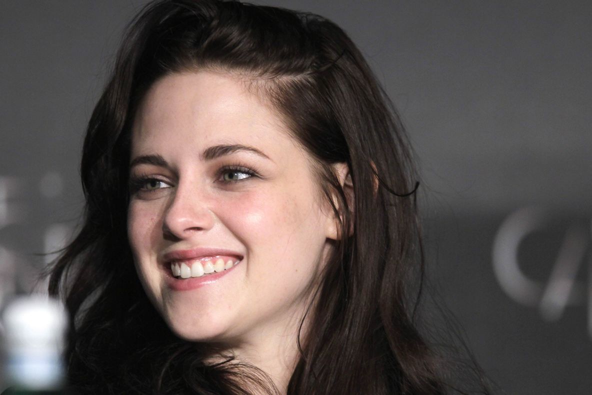 Kristen Stewart, vedeta din saga Twilight, dezvăluiri despre Trump: "Era obsedat de mine"