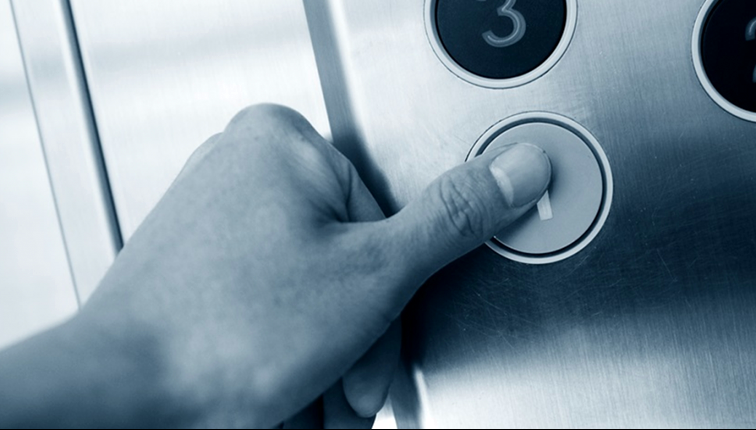 Liftiera Spitalului din Suceva, condamnată la 3 ani şi 8 luni de închisoare. Motivul este halucinant