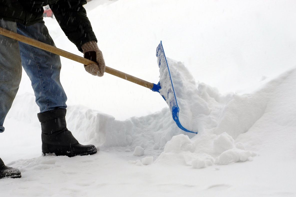 Cum să cureți zăpada fără lopată