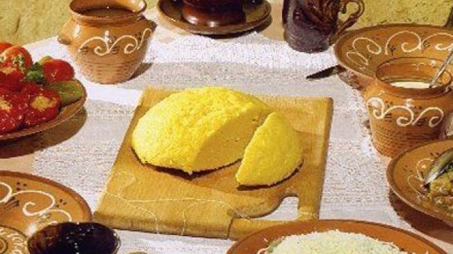 Ce mâncau românii acum 100 de ani? Vei fi uimit de ce alimente puneau pe masă!