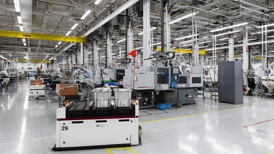 Hoţie ca-n fabricile comuniste. Angajaţii din Iaşi i-au uşurat pe patronii americani de 500 de piese