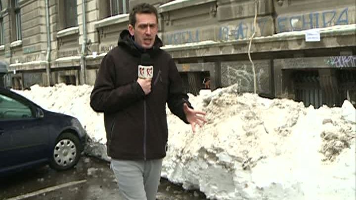 Capitala, sub munţi de zăpadă la 3 zile după oprirea ninsorii