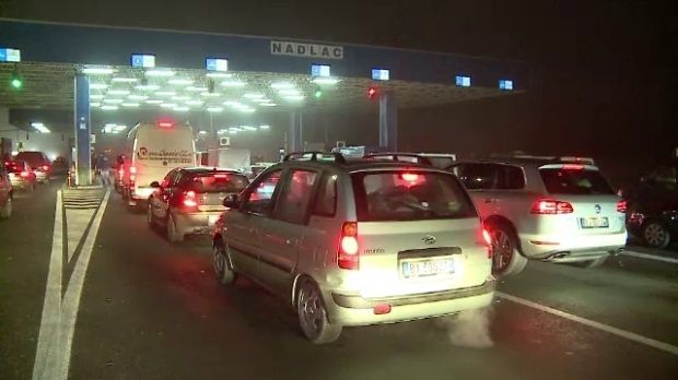 Aglomeraţie pe Autostrada 1 Arad-Nădlac, către frontiera cu Ungaria 