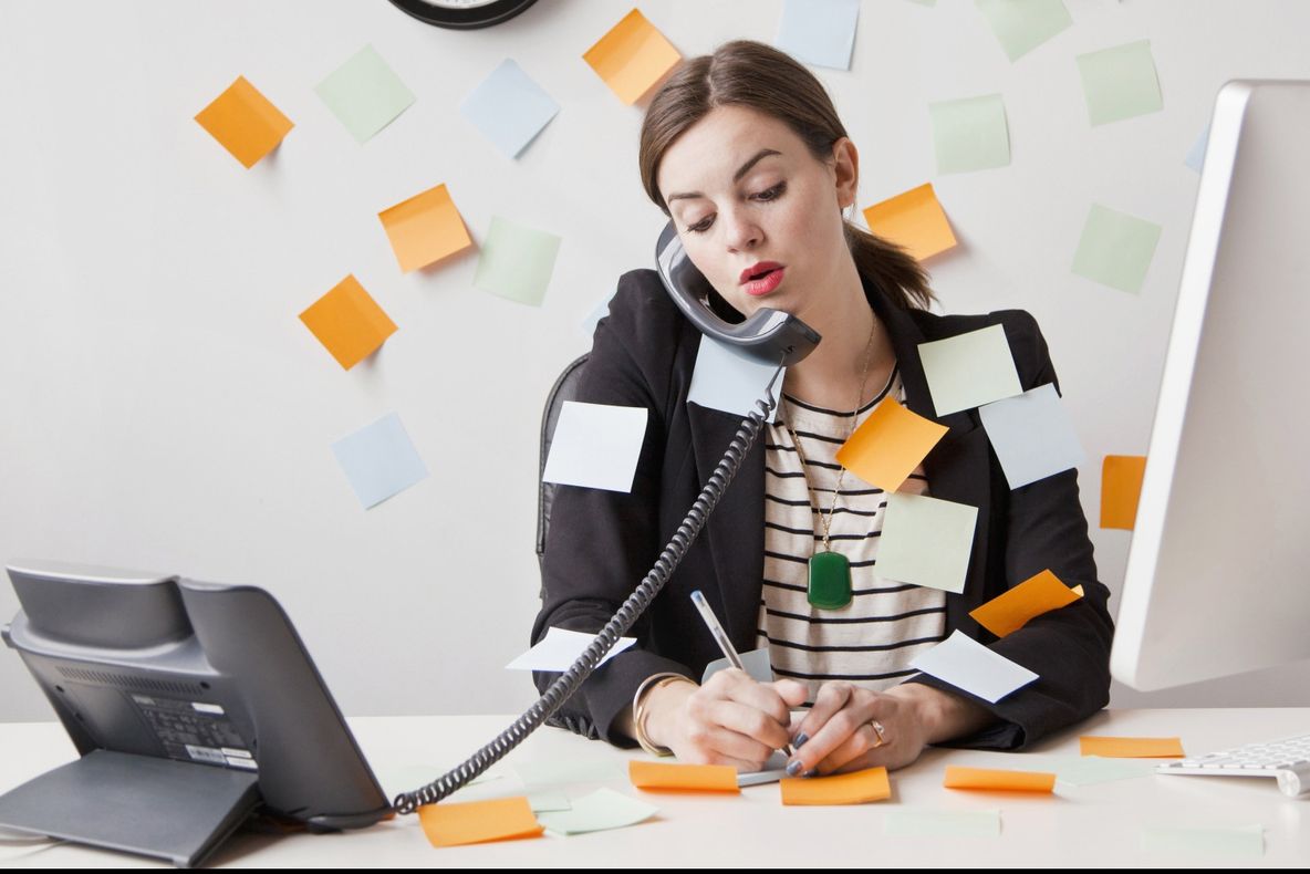 Studiu: Femeile la menopauză devin mai puțin eficiente la ''multi-tasking'' 