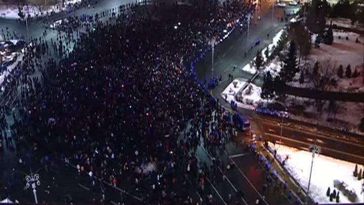 Protest masiv împotriva grațierii: 50.000 de oameni au mărșăluit prin ger în București 