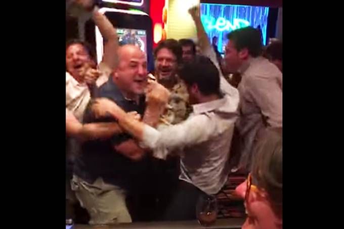 Fiul unuia dintre bogaţii lumii a mizat 100.000 de dolari pe un număr, la ruletă. Ce a urmat