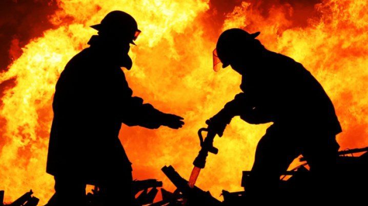 INCENDIU devastator la marginea Capitalei 