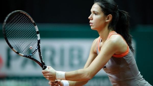 Simona Halep a fost eliminată, dar vom avea o româncă în finală la Shenzhen