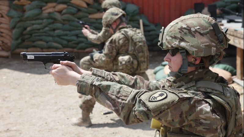 Armata SUA renunță la pistoalele Beretta! Trupele vor fi dotate cu armament germano-elvețian