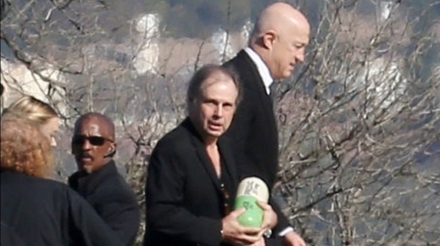 Gest şocant făcut de fratele lui Carrie Fisher la înmormântarea mamei lor, Debbie Reynolds