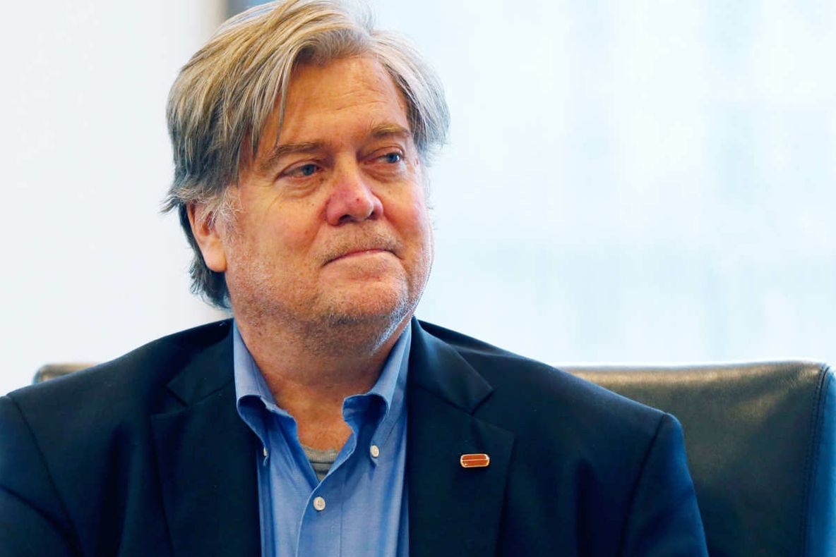 Decizia de ultimă oră a lui Donald Trump: a RENUNŢAT la serviciile strategului său, Steve Bannon
