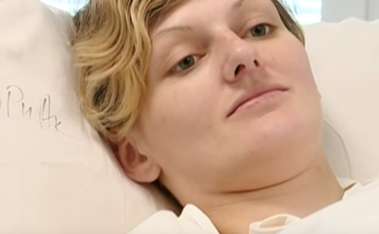 În a 7-a lună a sarcinii simțea că ceva îi împinge copilul din burtă. La ecografie medicii au amuțit