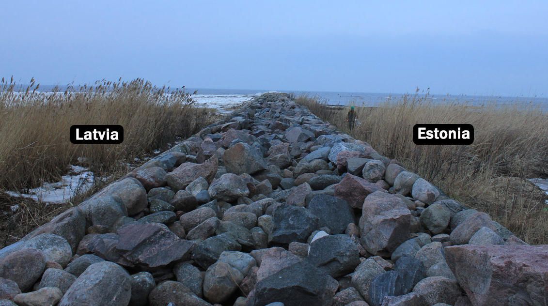 Cele mai BIZARE graniţe între state. Treci dintr-o ţară în alta fără să-ţi dai seama