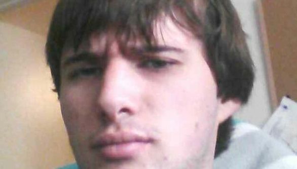 Şi-a făcut injecţii cu hormoni feminini timp de 17 luni. Ce s-a întâmplat apoi. S-a pozat pas cu pas