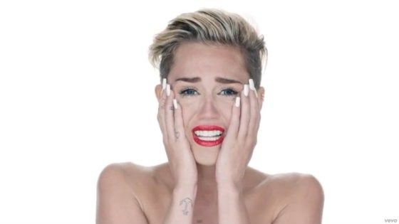 Vedete internaţionale, făcute de ruşine de menajerele lor! De ce miroase urât acasă la Miley Cyrus