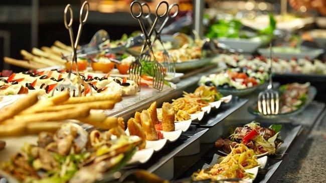 Dezvăluirile şocante ale unui bucătar despre meniul din hotelurile "All Inclusive"