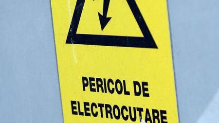 Un tânăr a murit electrocutat pe un vagon de tren în zona Chitila