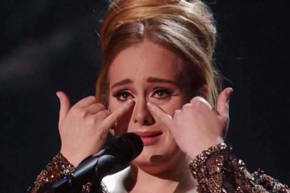 Înjurături în cascadă pe scena de la Grammy. Nu este prima oară când Adele o comite