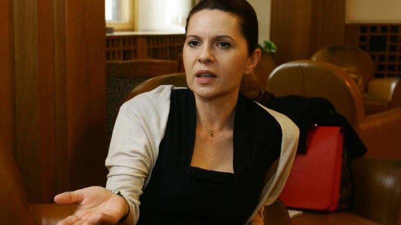 PNL pregăteşte o demisie în masă a parlamentarilor formaţiunii, pentru a organiza alegeri anticipate